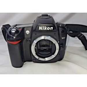 Nikon D80 Digital SLR Camera Body OEM Battery 20614 Shutter Count Works Strap